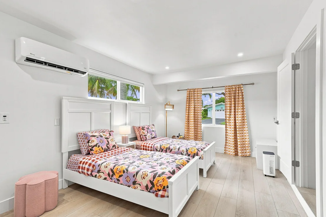 Photo of 807 SE 9 Terrace