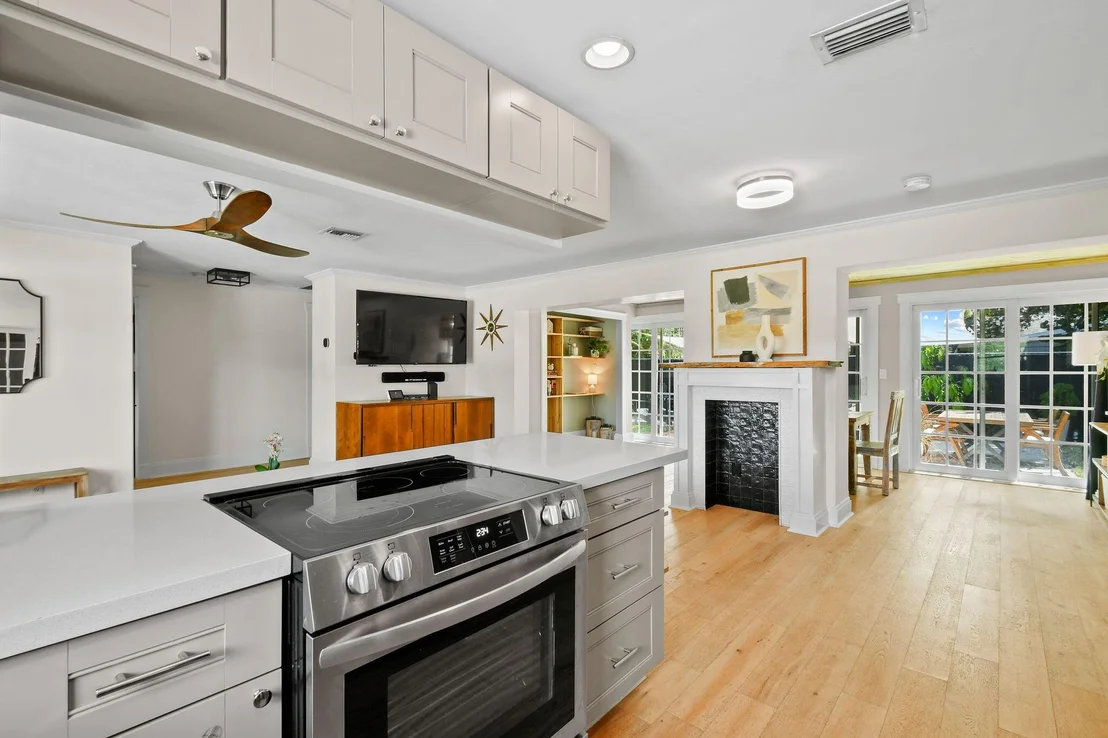 Photo of 20 Windsor Road E