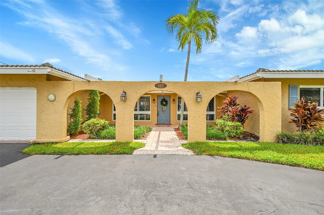 Photo of 920 SE 4th Avenue
