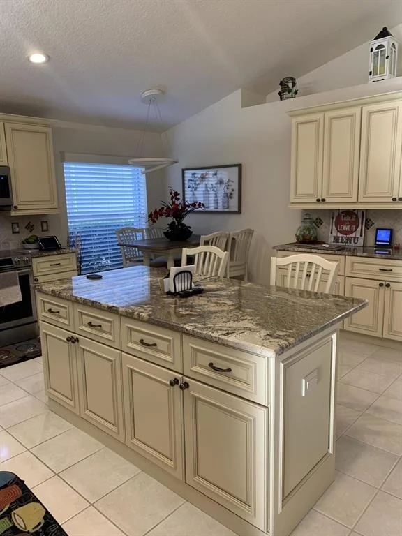 Photo of 135 Harbor Lake Circle