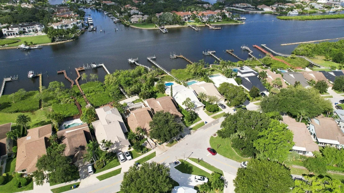 Photo of 352 River Edge Road