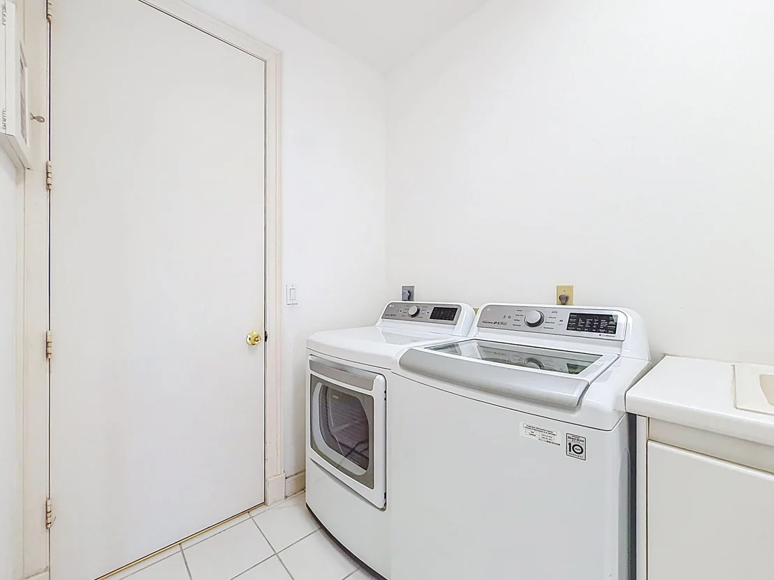 Photo of 5768 Harrington Way