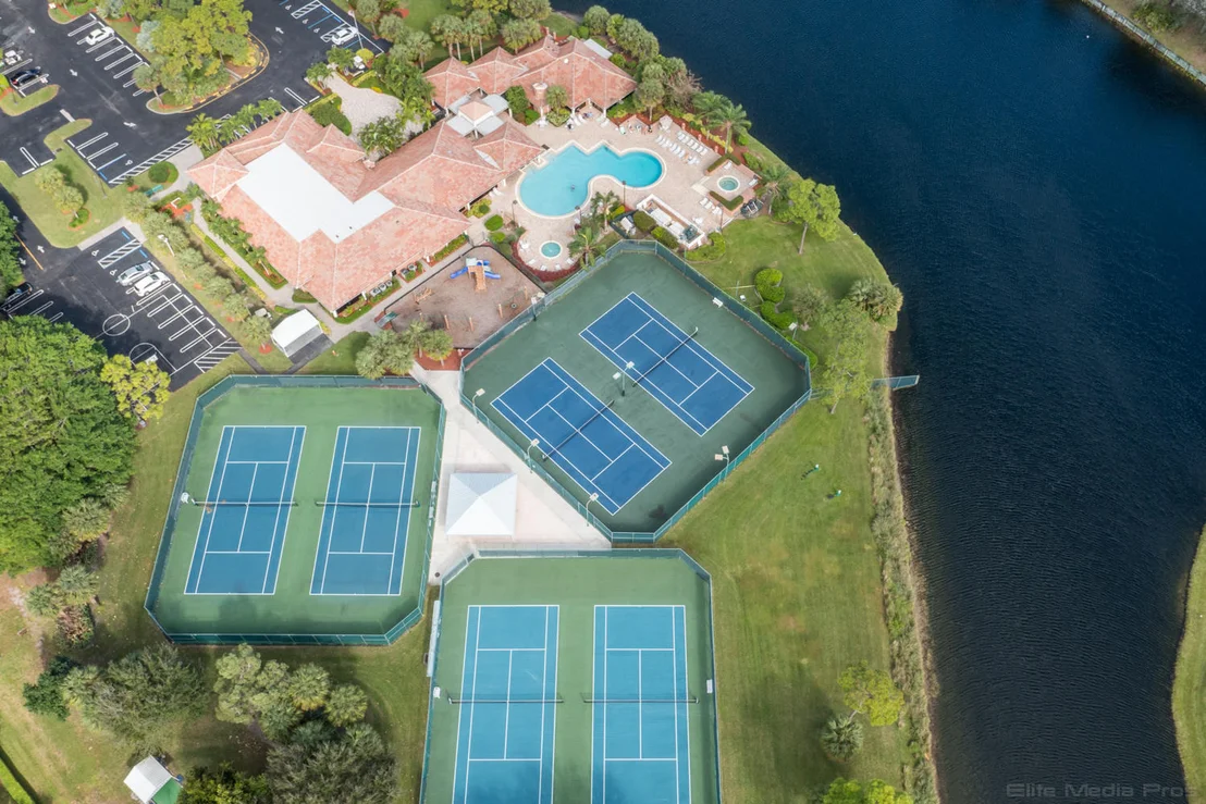 Photo of 123 Harbor Lake Circle