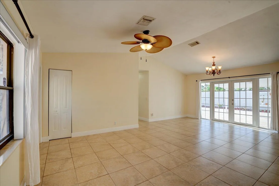 Photo of 4388 Mediterranean Road