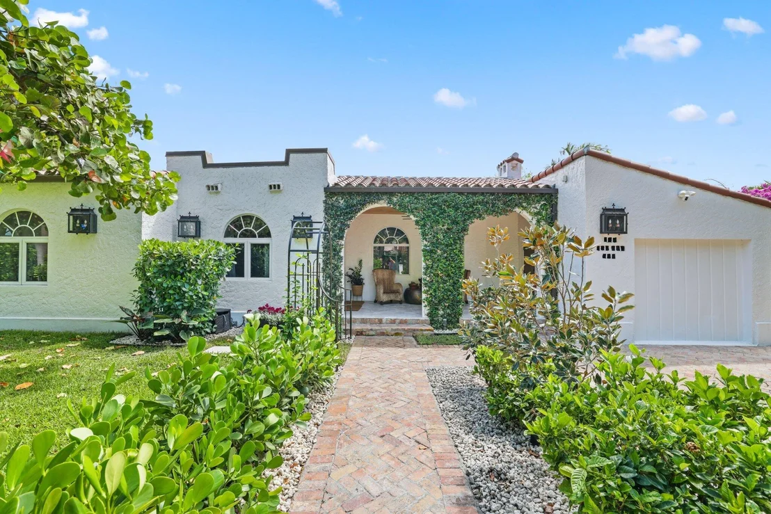 Photo of 706 Sunset Road