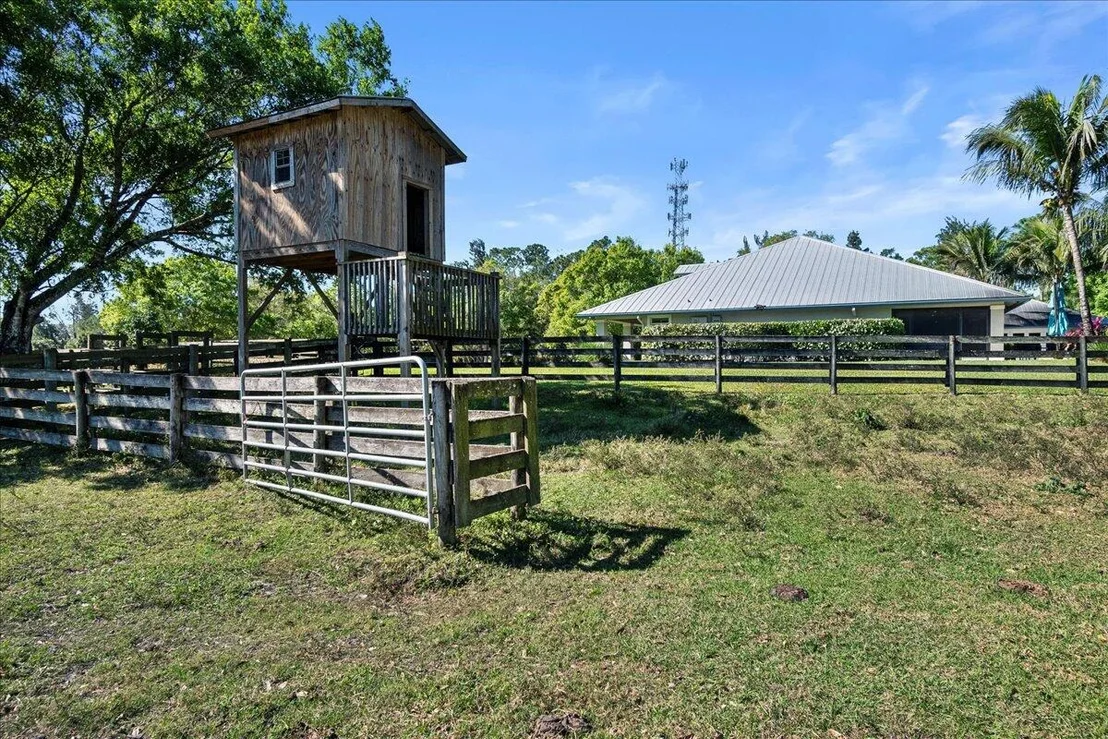 Photo of 10975 Randolph Siding Road