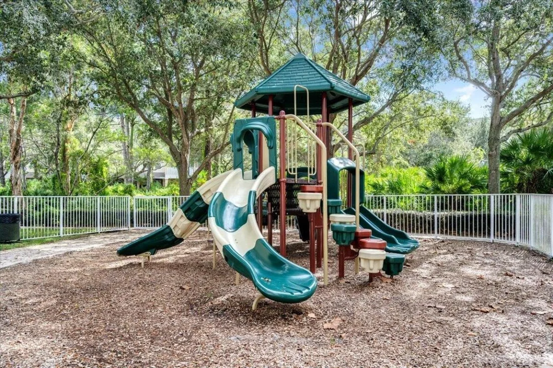 Photo of 120 W Bay Cedar Circle
