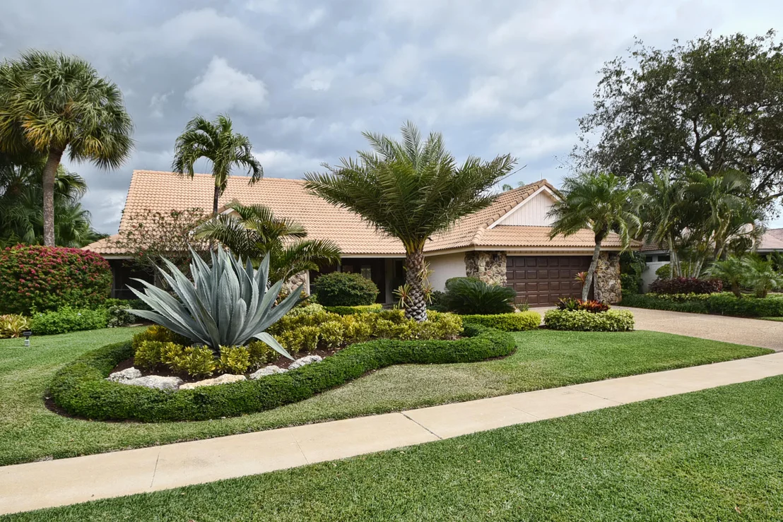 Photo of 3943 Live Oak Boulevard