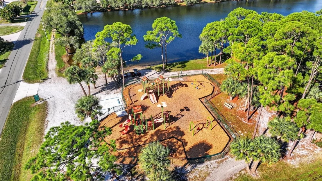 Photo of 5216 Palm Drive