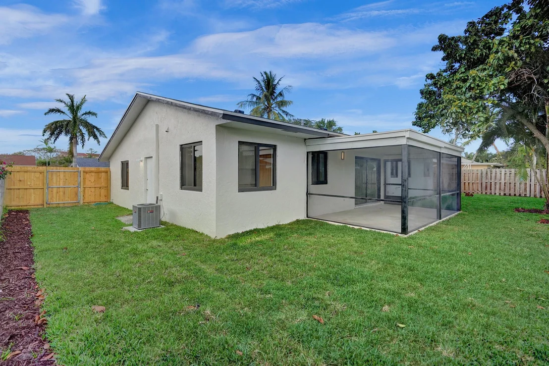 Photo of 728 Heron Drive
