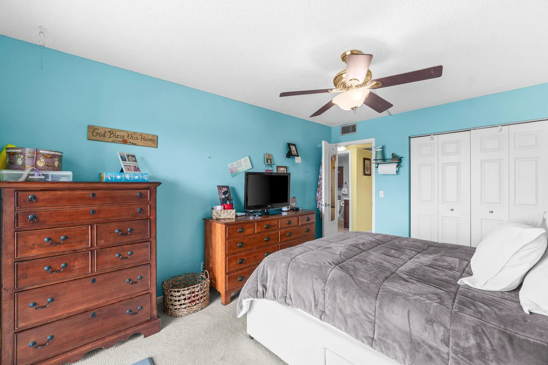 Photo of Unit D at 4070 Guildford D
