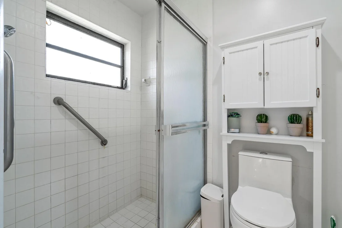 Photo of 8521 Leeway Lane