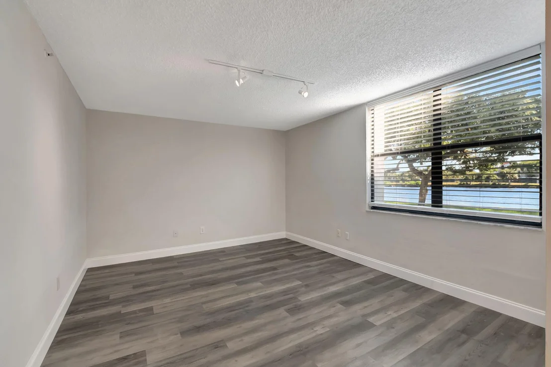 Photo of Unit F109 at 950 Lavers Circle