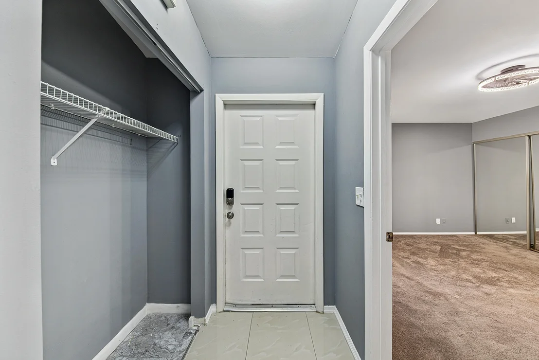 Photo of Unit B at 3402 WATERVIEW Circle