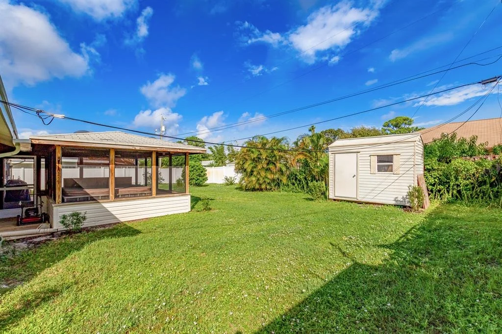 Photo of 115 W Beverly Rd