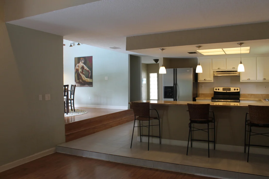 Photo of 945 NW Le Grace Circle
