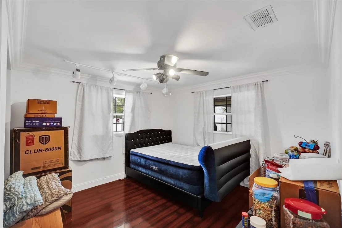 Photo of 2131 NW 4th Street