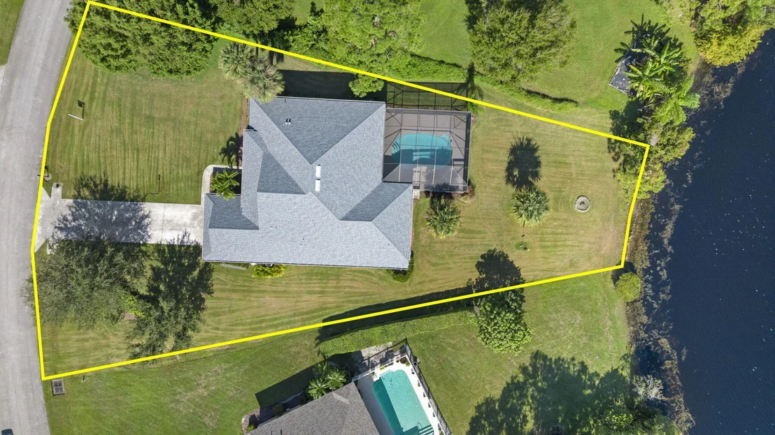 Photo of 469 SE Ashley Oaks Way