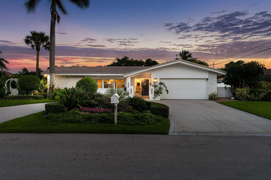 Photo of 810 Valencia Drive