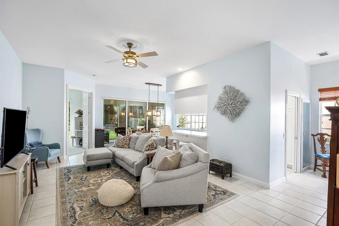 Photo of 2048 Valencia Drive