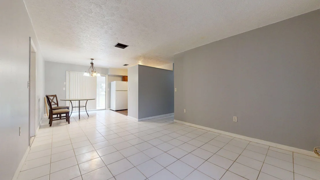 Photo of 3032 NW 35TH Avenue