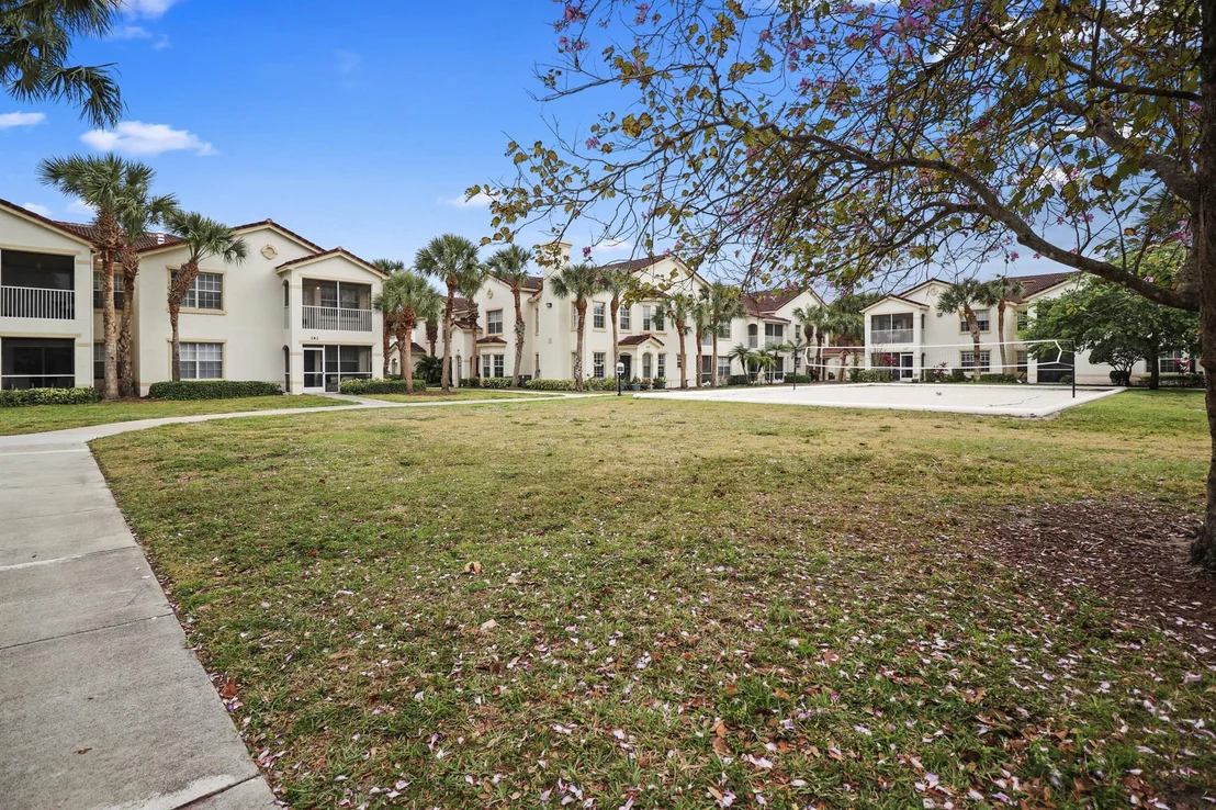 Photo of 272 SE Kitching Circle