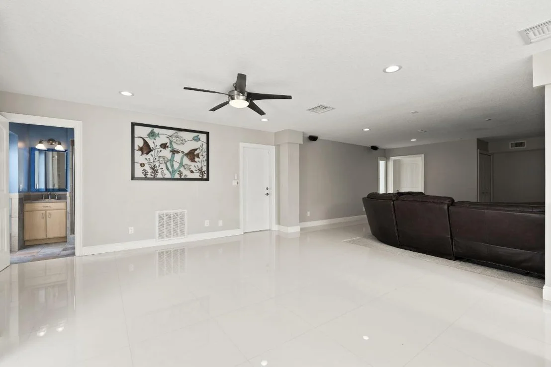 Photo of 1911 Surfside Drive