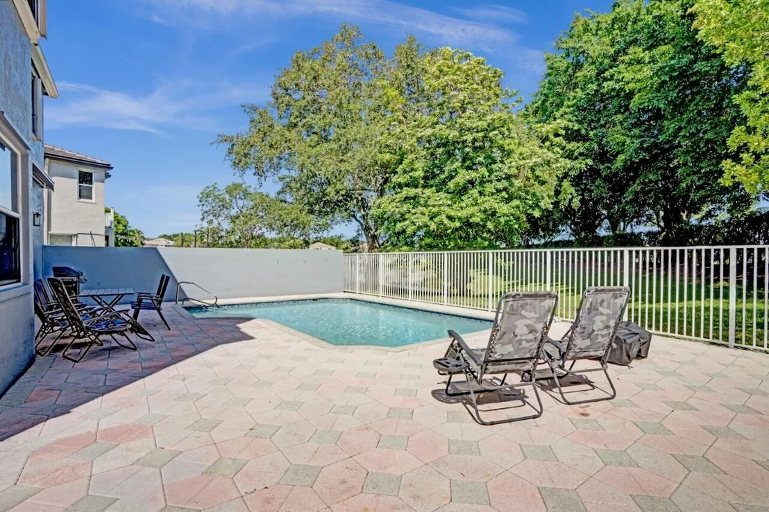 Photo of 7522 Oak Grove Circle