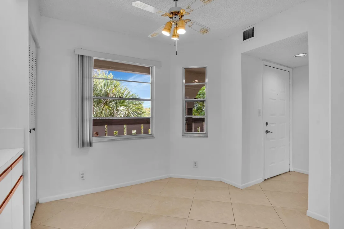 Photo of Unit D4 at 1601 Abaco Drive