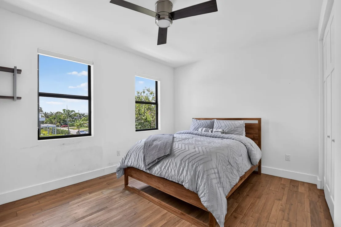 Photo of 512 Lake Drive