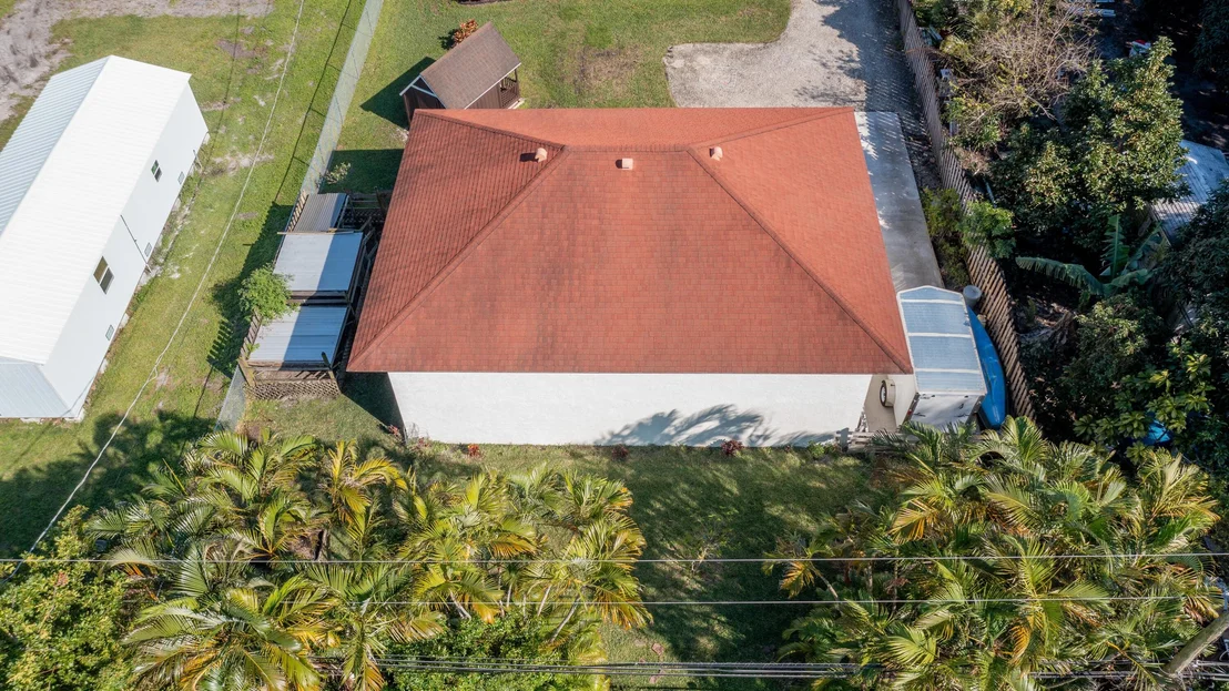 Photo of 5587 1st Road