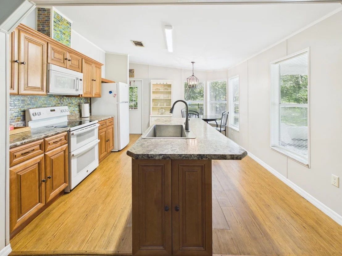 Photo of 969 NE 101ST Avenue