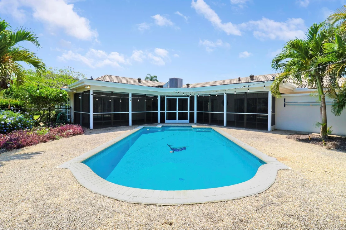 Photo of 316 River Drive