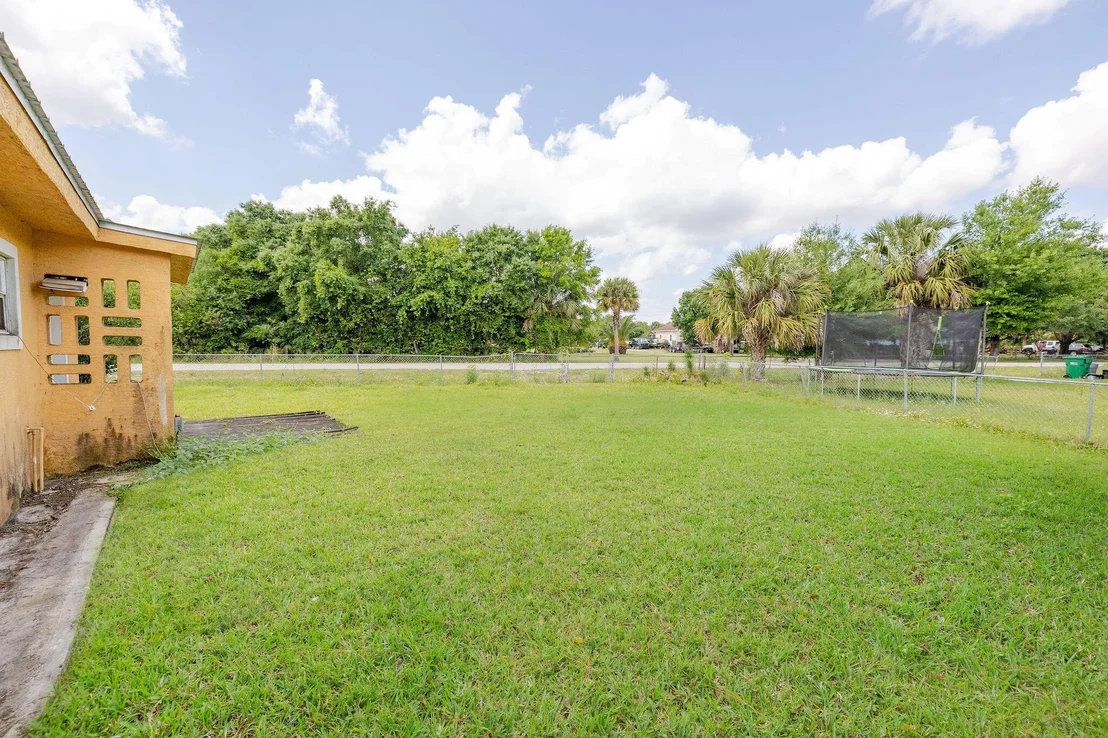 Photo of 3670 NW 27th Avenue