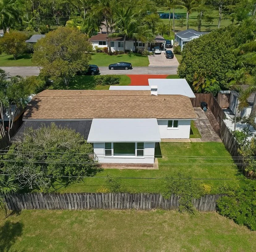 Photo of 570 SE 2ND Avenue
