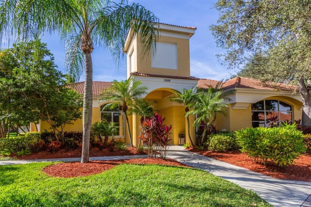 Photo of 2092 Bonisle Circle