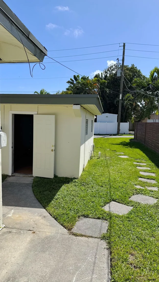 Photo of 222 SE 2nd Terrace