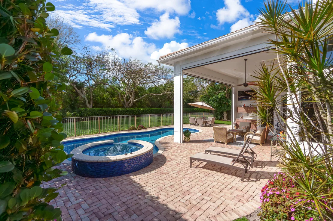 Photo of 8850 Valhalla Drive