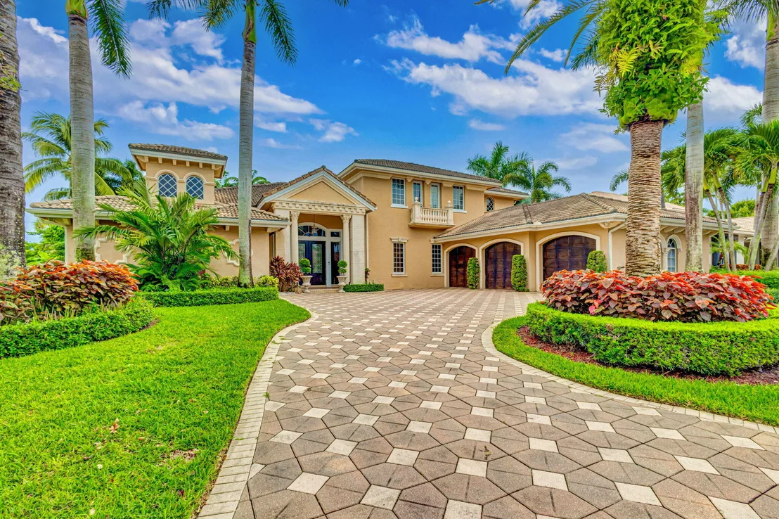 Photo of 2330 Tecumseh Circle