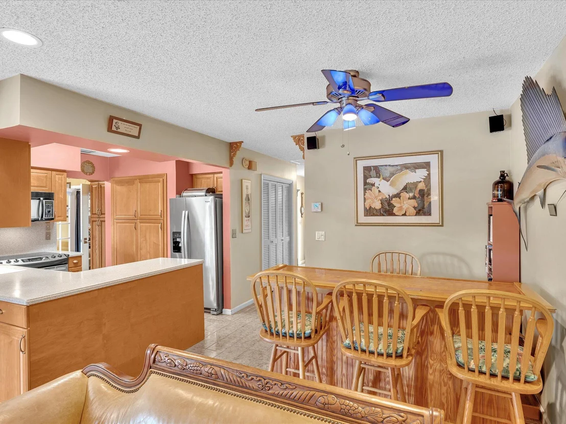 Photo of 3397 Lakeview Boulevard