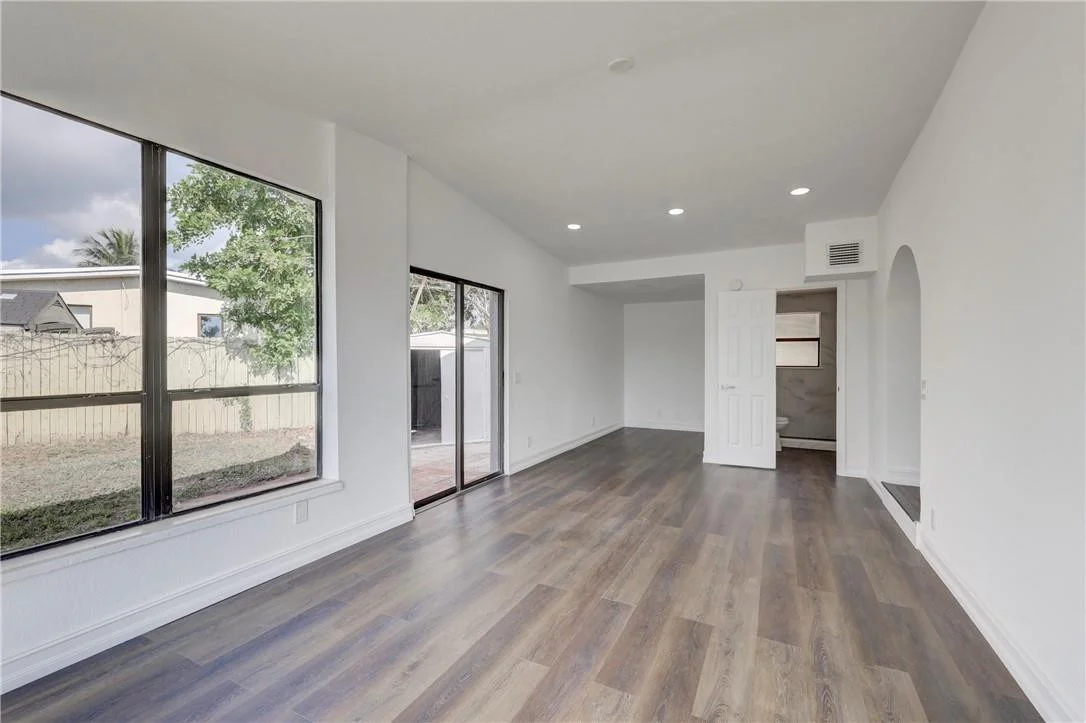 Photo of 5210 NE 16th Terrace