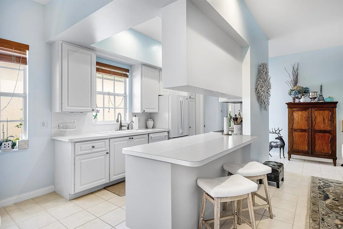 Photo of 2048 Valencia Drive
