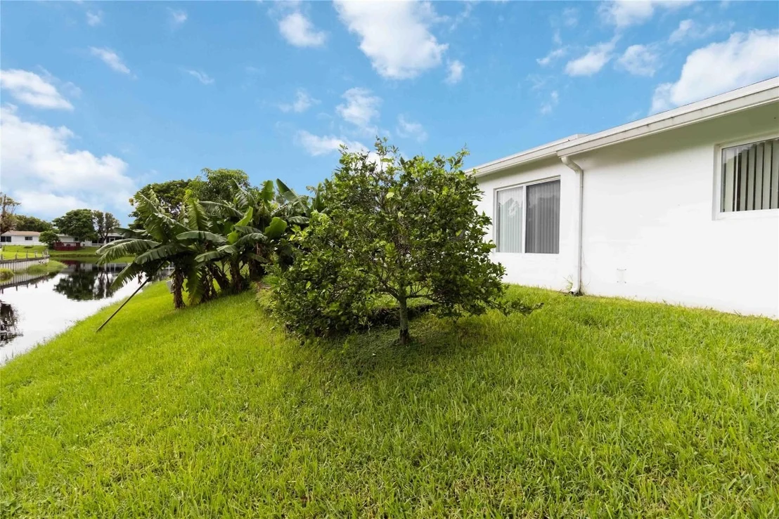 Photo of 735 NW 73rd Terrace