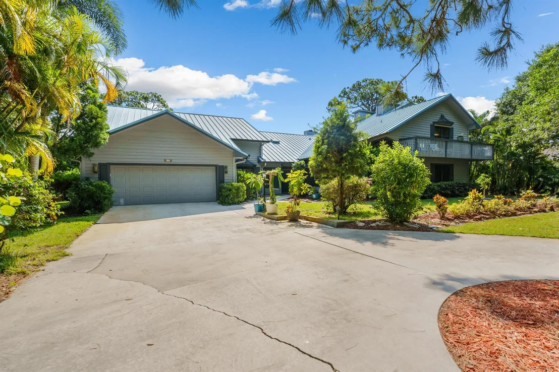 Photo of 420 Sopwith Drive