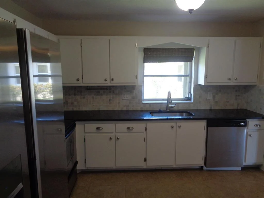 Photo of 6098 Stanley Lane