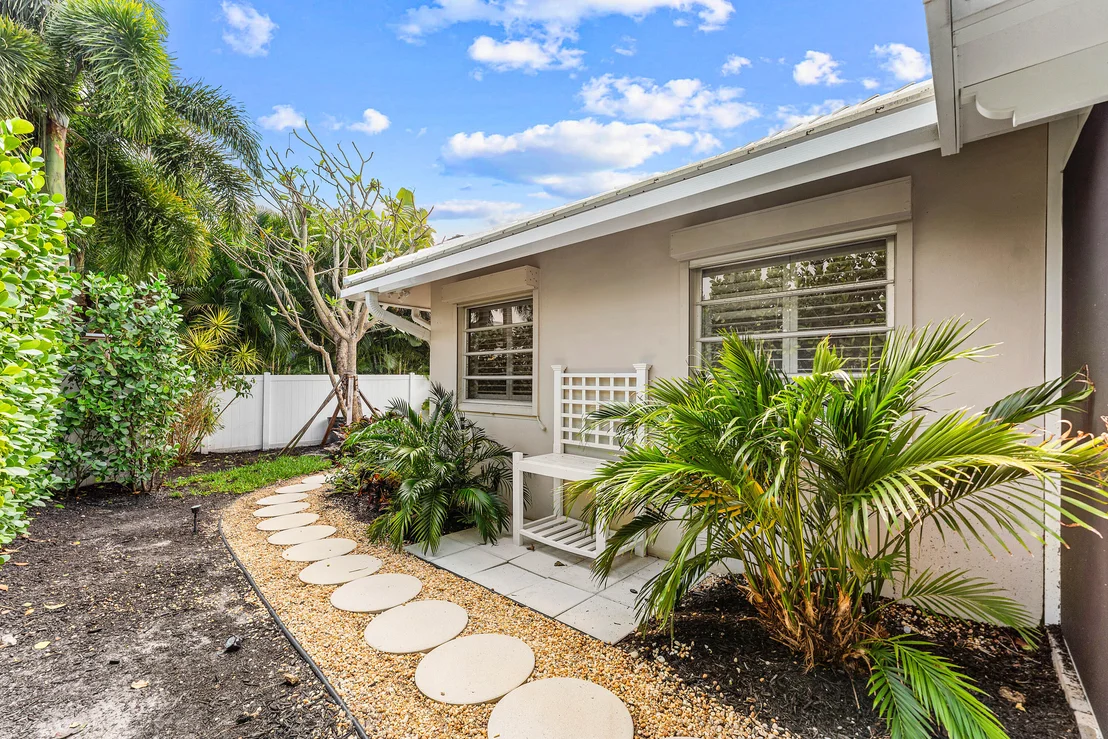 Photo of 947 Seasage Drive