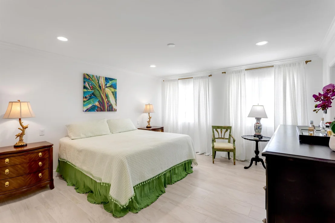 Photo of 917 Iris Drive