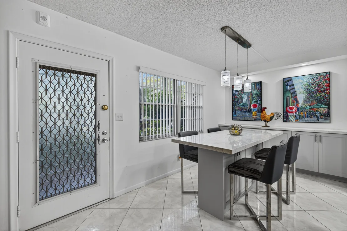 Photo of Unit D1 at 1904 BERMUDA Circle
