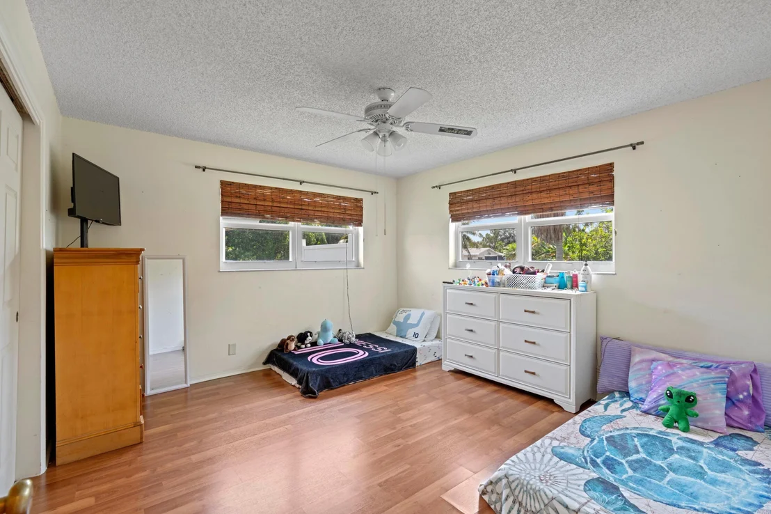 Photo of 1054 OLD BOYNTON Road