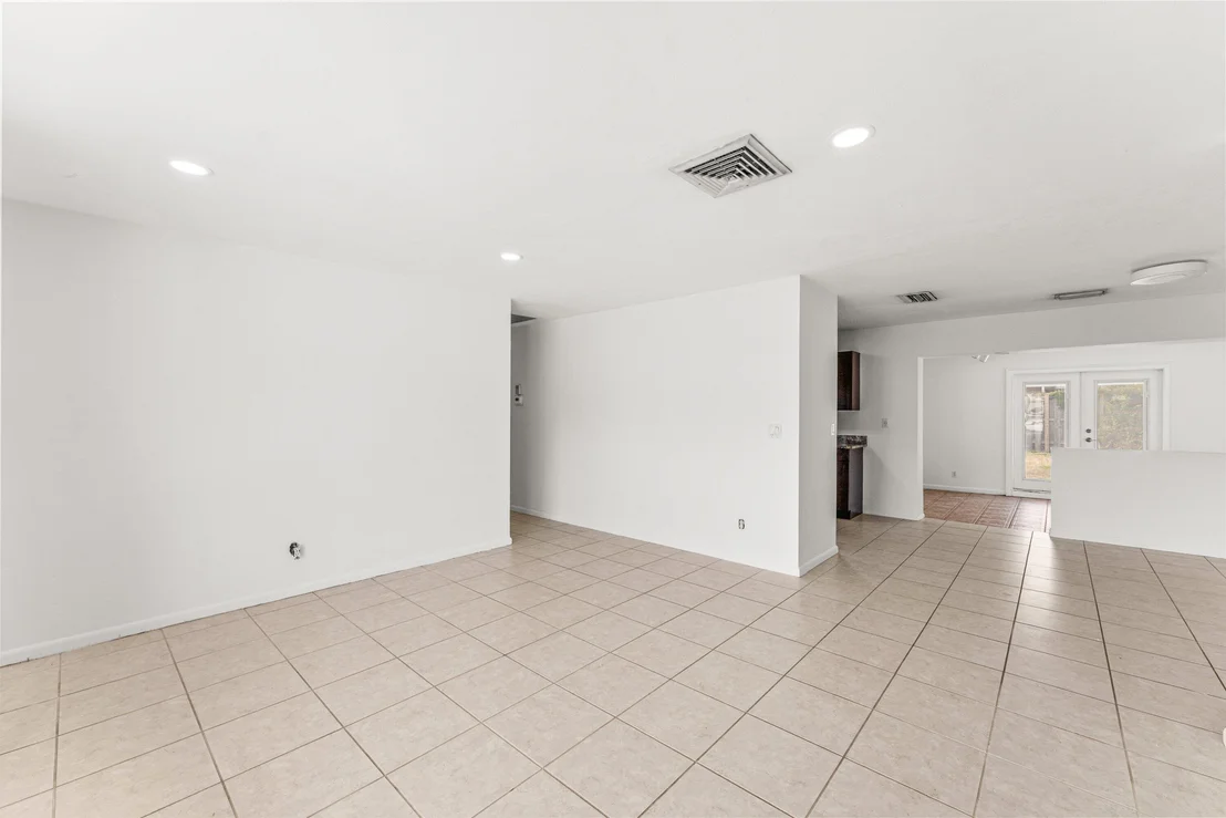 Photo of 360 NE 23rd Way